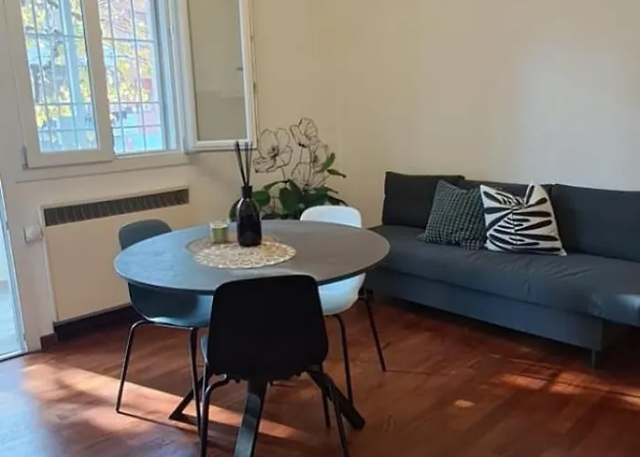 Airport Aeroporto Bologna *